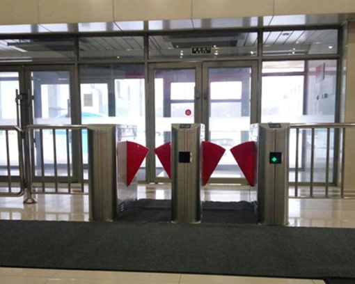 黑龙江冰上基地翼闸安装